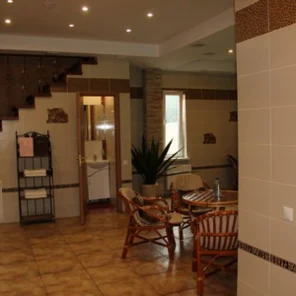 Люкс улучшенный 4-х местный с сауной, бассейном и бильярдом